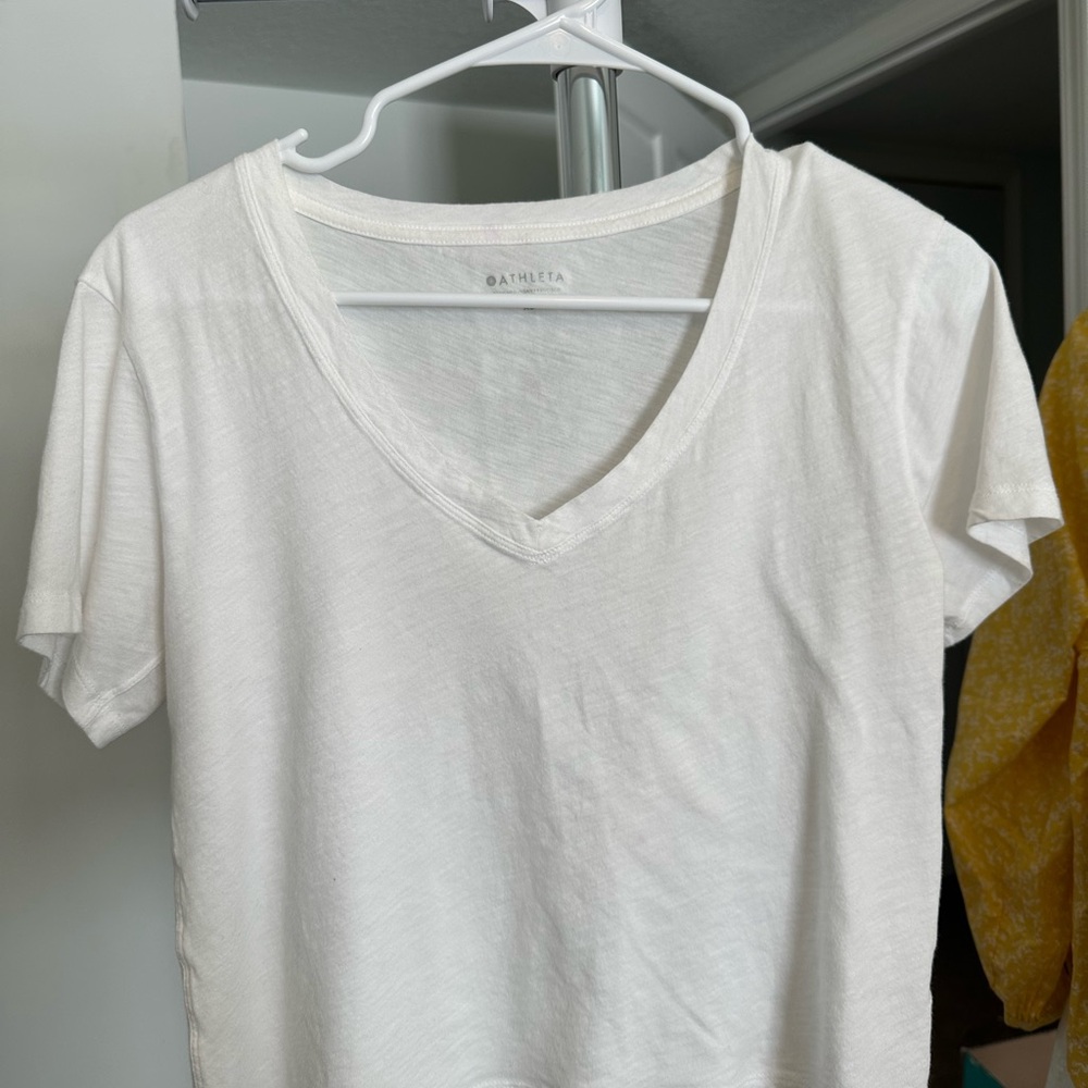 Athleta Women's Cream V-Neck Tee